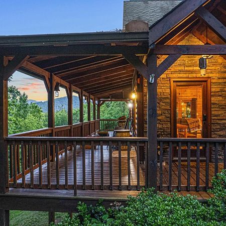 Incredible Views! - Pet Friendly - Aska Adventure Area - Bearfoot Bungalow Blue Ridge Kültér fotó