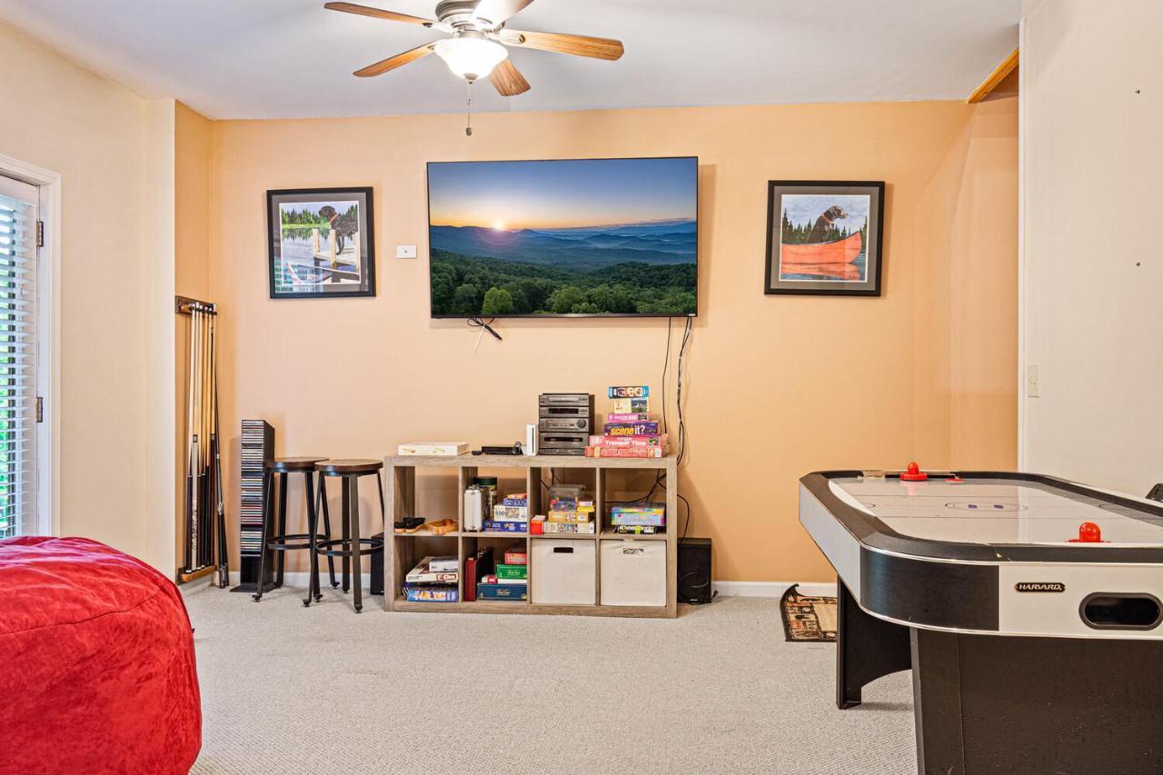 Incredible Views! - Pet Friendly - Aska Adventure Area - Bearfoot Bungalow Blue Ridge Kültér fotó